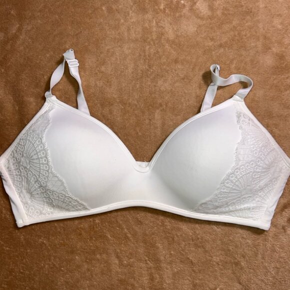Parisian Intimates Women 42C White‎ Light Pad Wireless Adjustable Strap Bra (R) - Picture 1 of 5